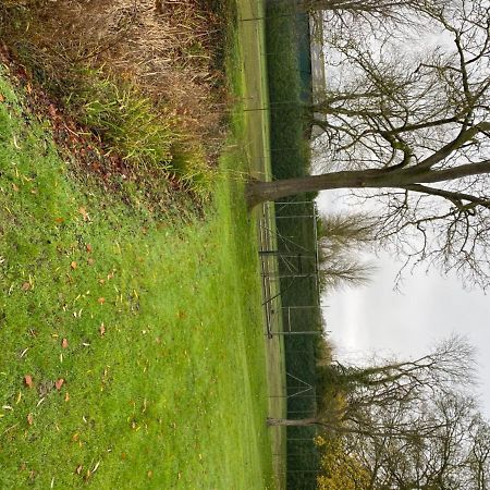 Villa Retreats At Stansted Manor Hallingbury Exterior foto