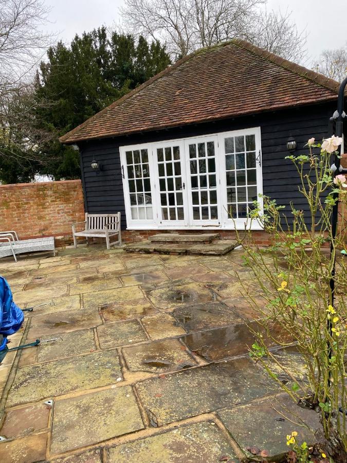 Villa Retreats At Stansted Manor Hallingbury Exterior foto